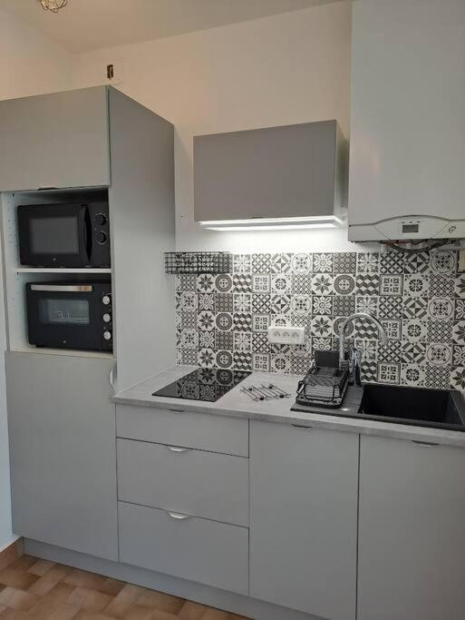 Chez Beatrice Apartamento Saint-Jouan-des-Guérets Exterior foto